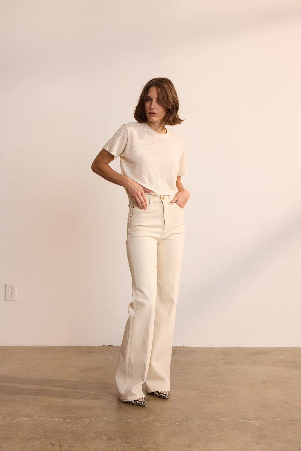 The Chameleon Tee Linen in Ecru