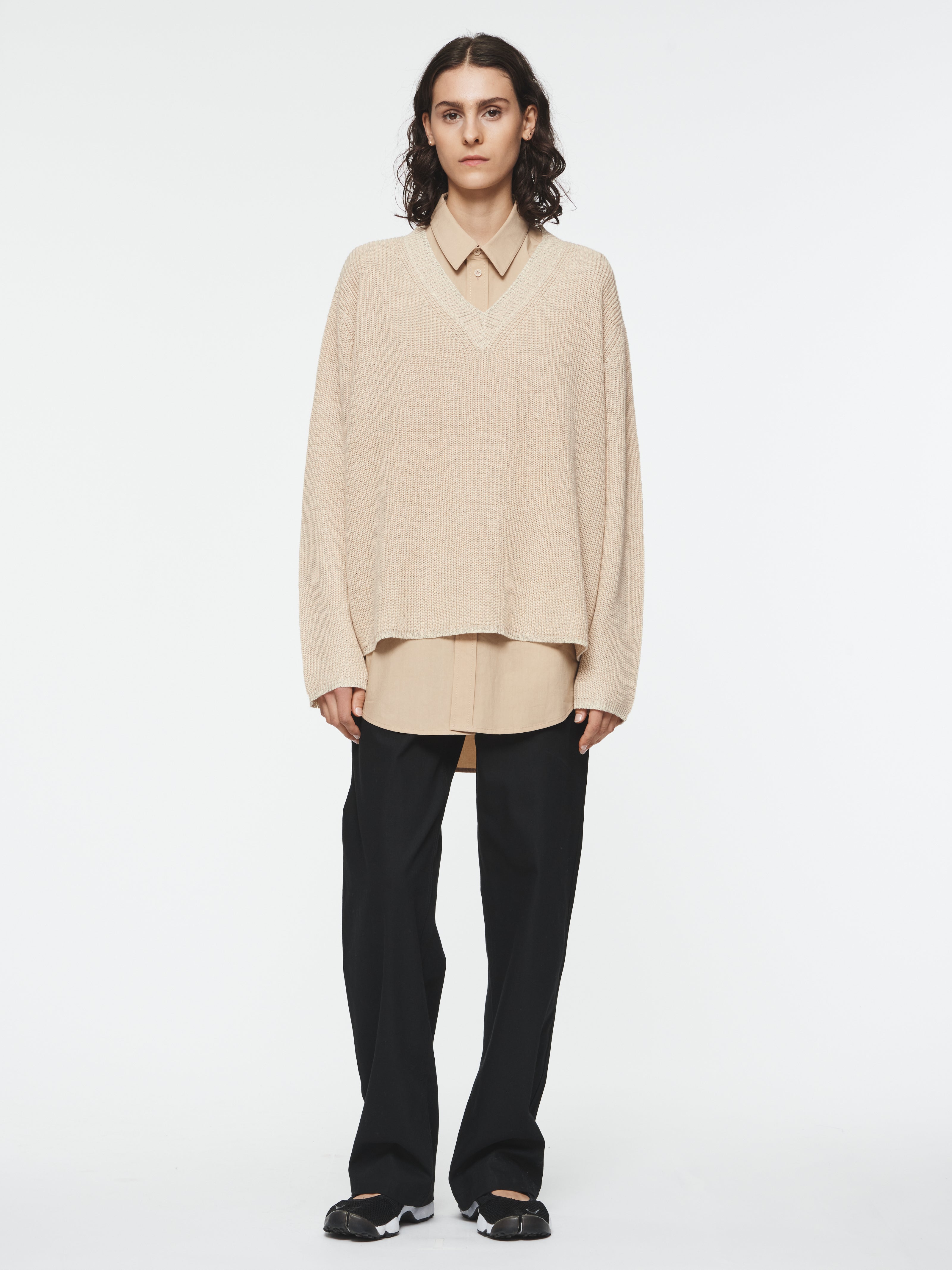 Ribbed Boxy V-Neck Sweater in Camel