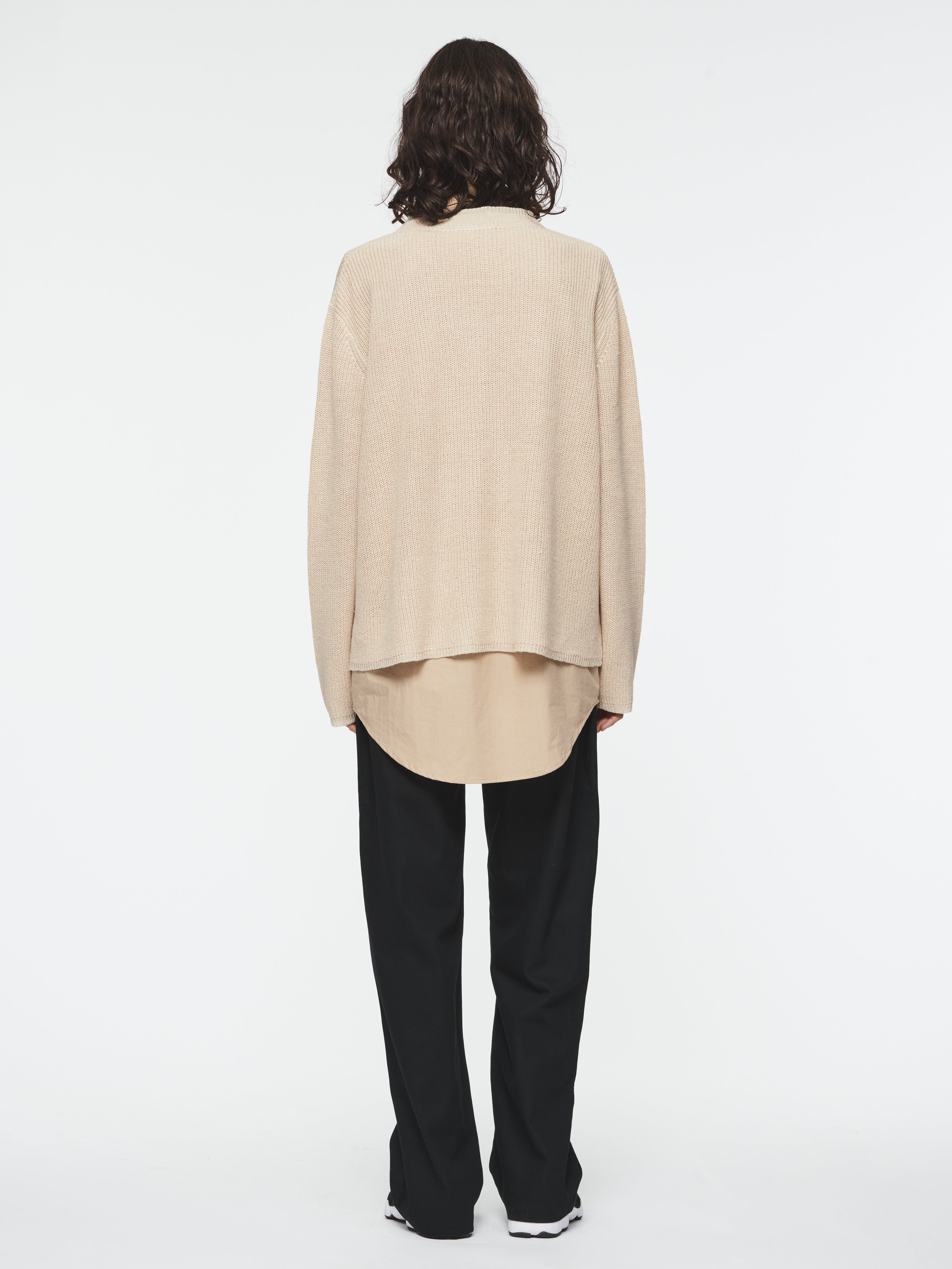 Ribbed Boxy V-Neck Sweater in Camel