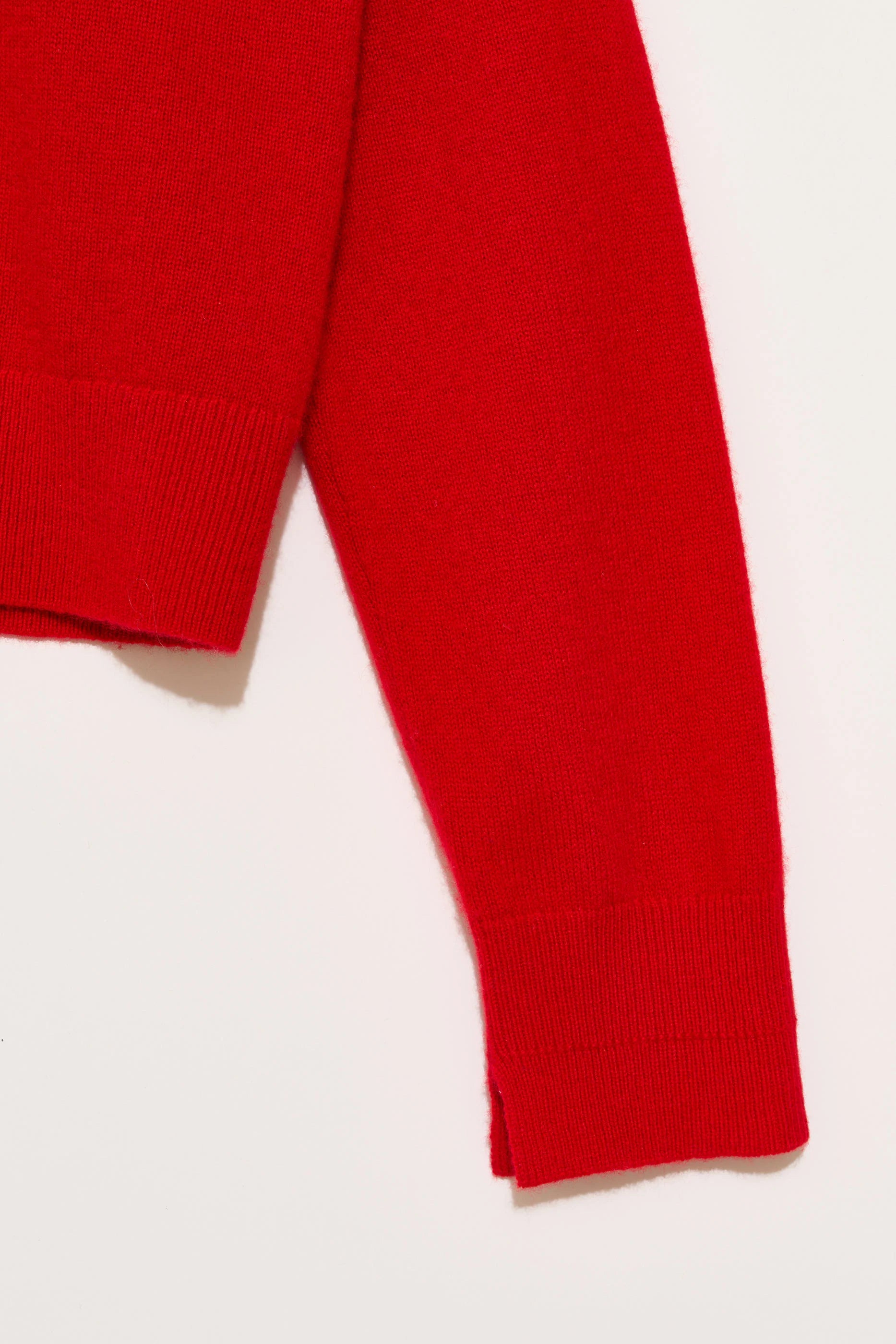 Betty V Neck in Cashmere in Red